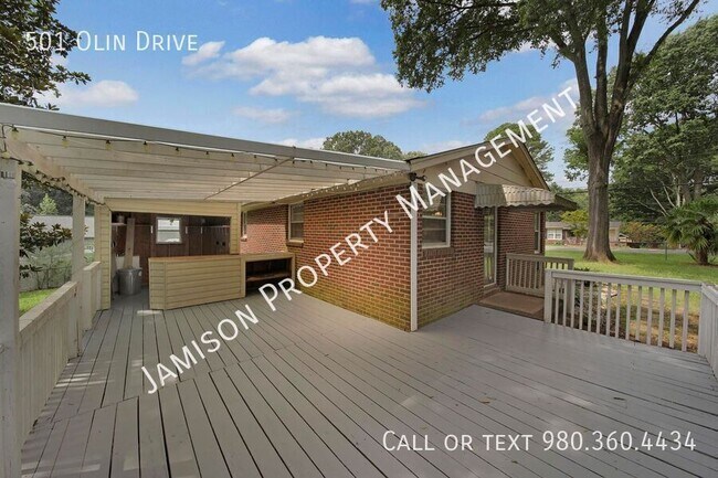 Building Photo - 501 Olin Dr
