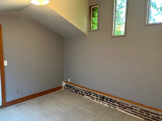 Building Photo - 1742 E Lombard St