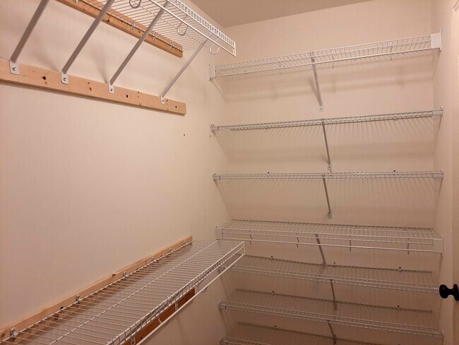 Building Photo - 105 Ambassador Private Cir