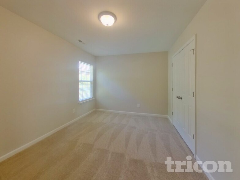 Building Photo - 2558 Fiddlers Glenn Dr