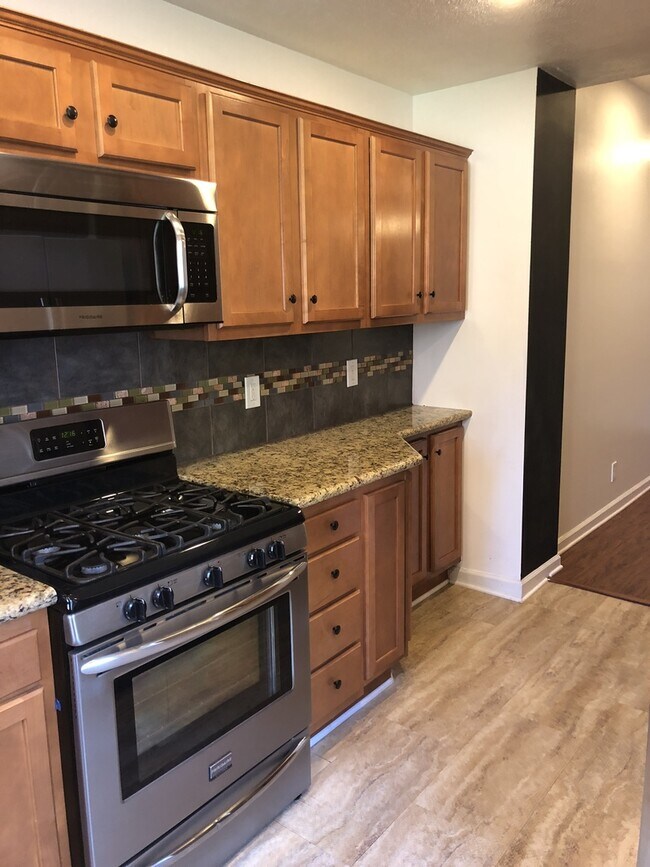Building Photo - *****Gorgeous Lawrenceville 3-Bed / 1.5 Bath available FOR RENT   July 1st!!******