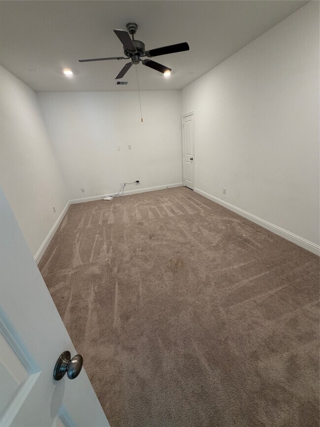 Building Photo - 6539 Fairway Gln Ln