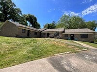 Building Photo - 304 Palm St