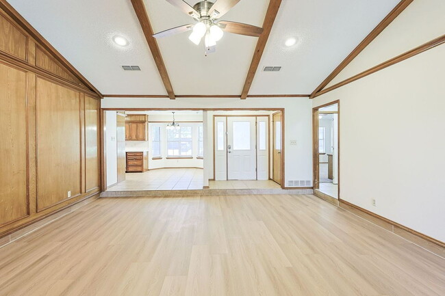 Building Photo - 3 Bedroom with updates