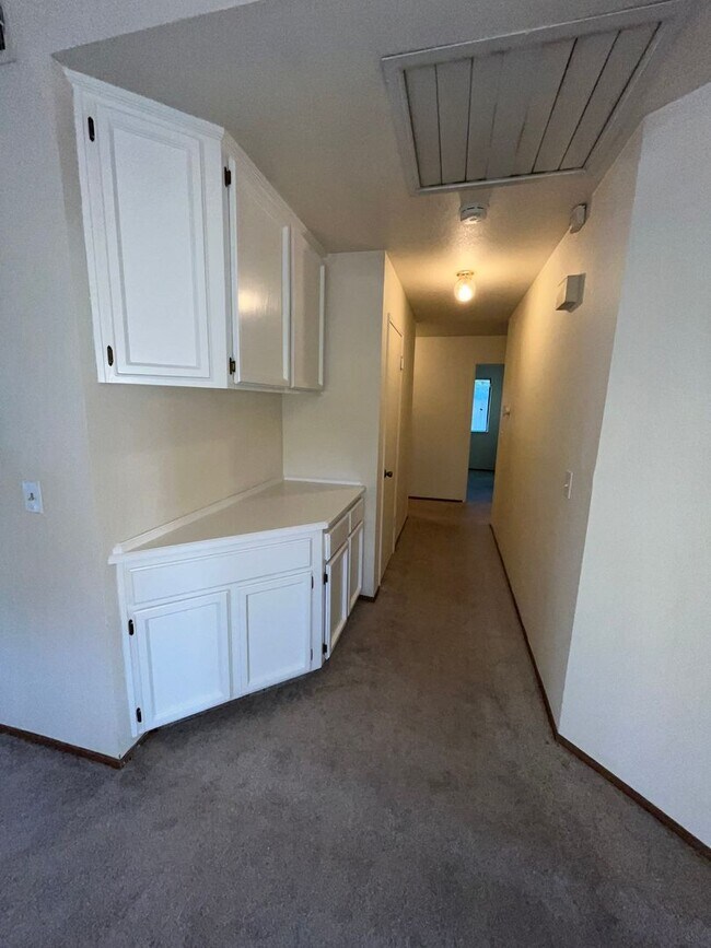 Building Photo - 4 Bed | 2 Bath | 1814SF | 2 Car Garage | Single Story |  Tenant pays $175 monthly for WS&G