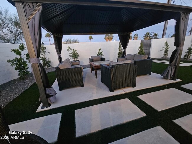 Building Photo - 2817 N 71st Pl