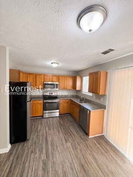 Building Photo - 7035 Setters Way