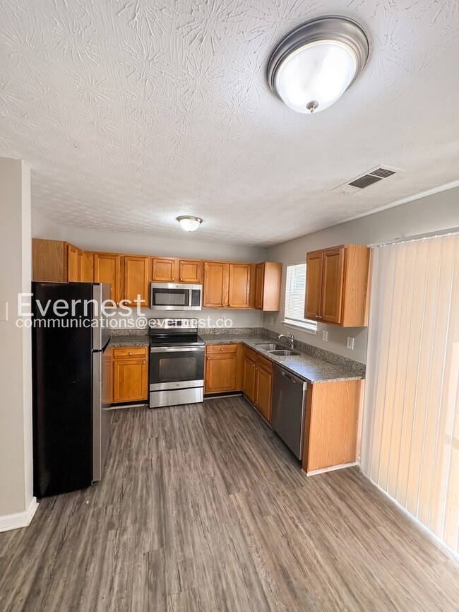 Building Photo - Charming 4-Bedroom Home with Modern Comforts / Pet-Friendly / Vouchers Accepted / Available Now!