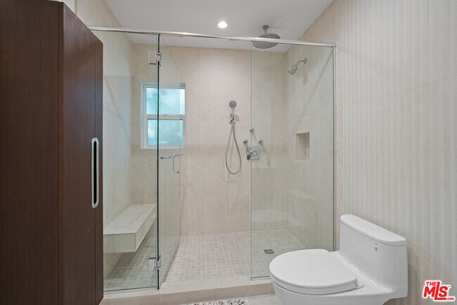 Building Photo - 665 McCadden Pl