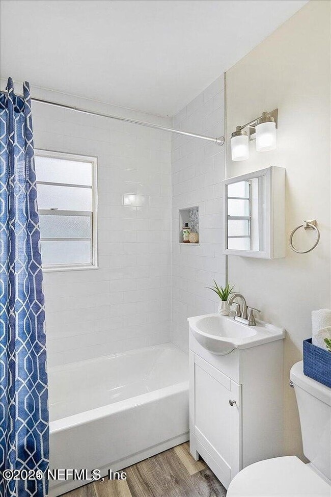 Building Photo - 95 Lewis St