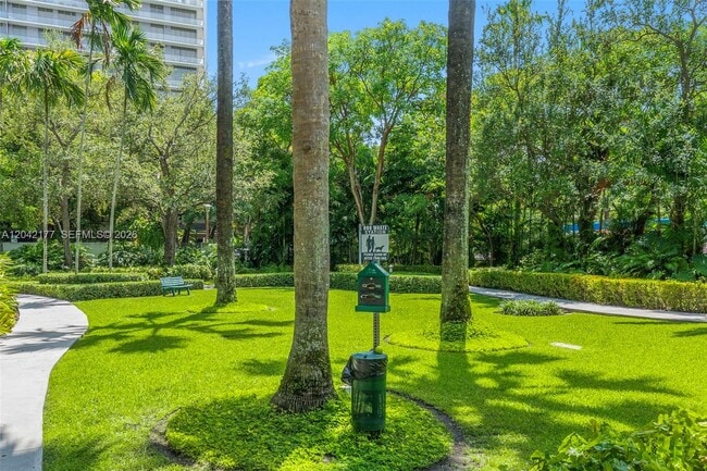 Building Photo - 2645 S Bayshore Dr