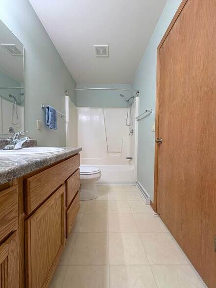Building Photo - 6214 Adobe Way
