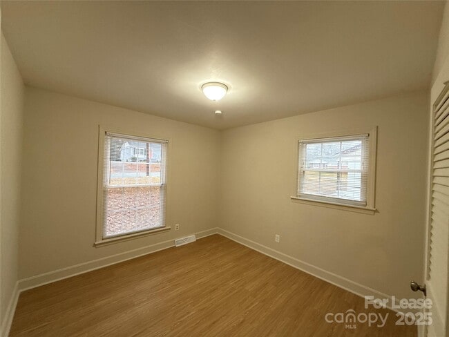 Building Photo - 4409 Brooktree Dr