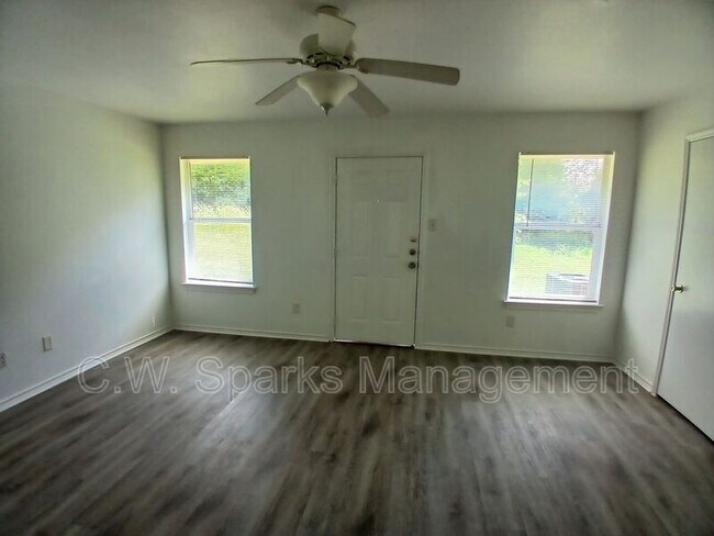 Building Photo - 13655 Biggs St