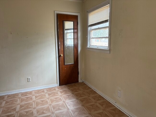 Building Photo - 1911 Lexington St