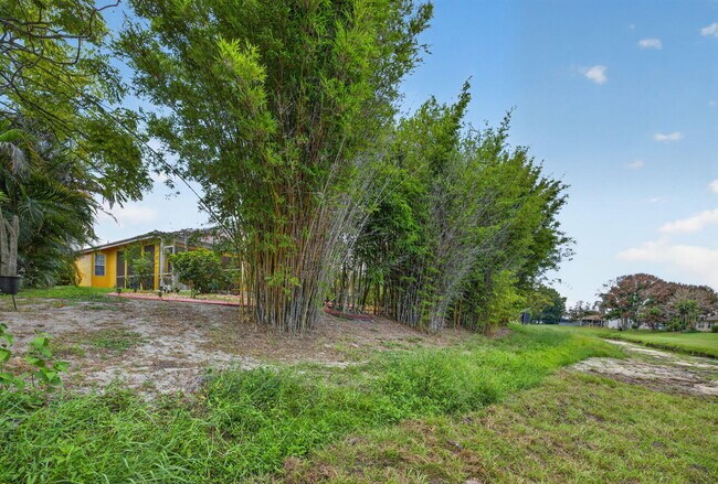 Building Photo - 3077 SE Galt Cir