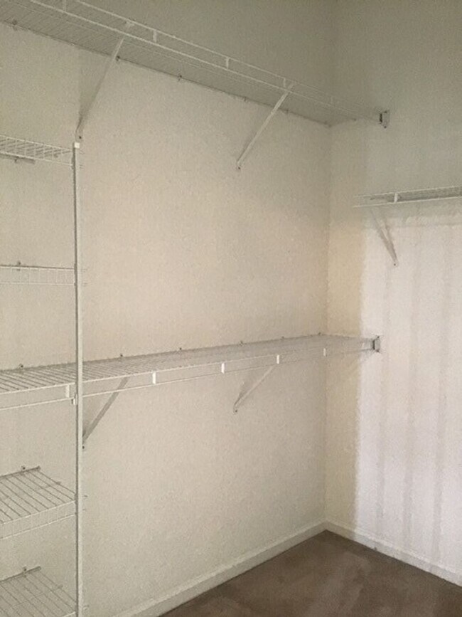 Building Photo - 6240 Contessa Dr