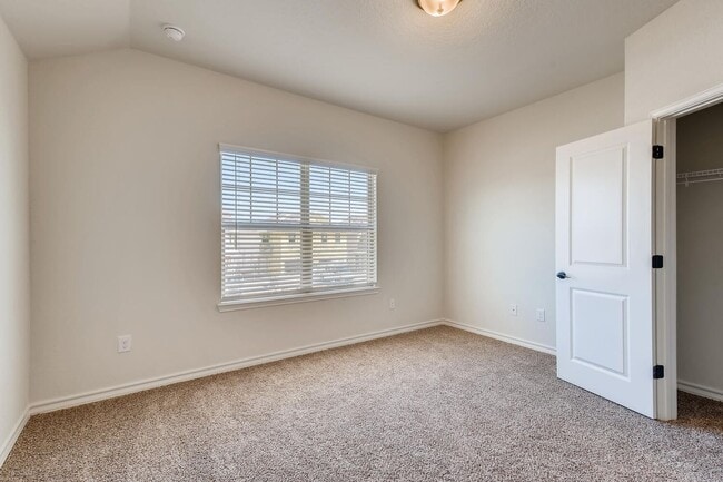 Building Photo - Lynwood Village Community