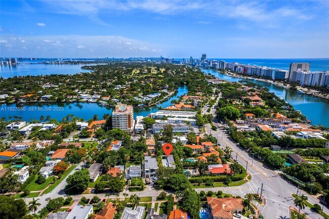 Building Photo - 335 W 46th St