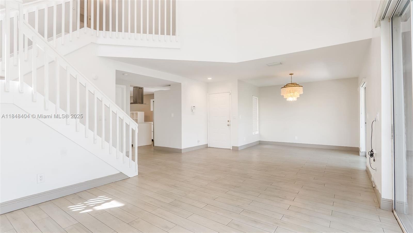 Building Photo - 909 Garnet Cir