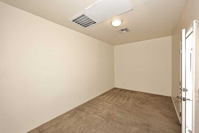 Building Photo - For Rent