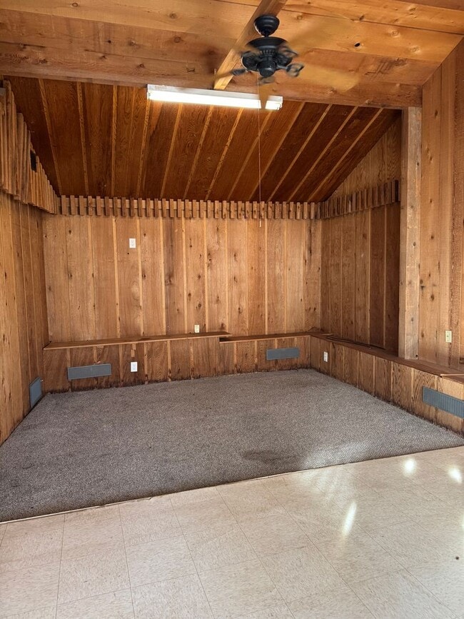 Building Photo - Located in Wolfin!!!! 3 bedrooms plus stud...
