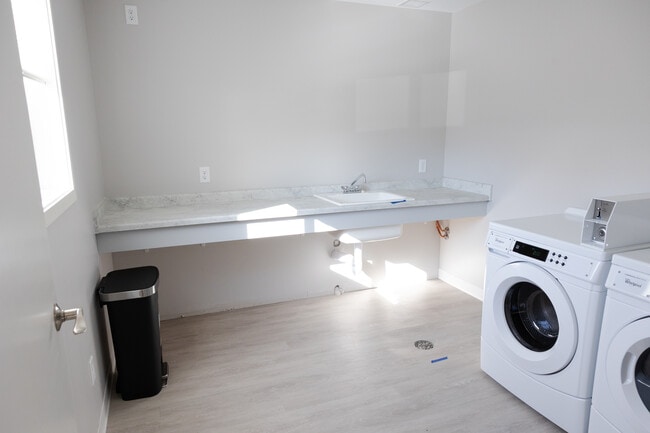 Onsite Laundry - 555 Highway 23 E