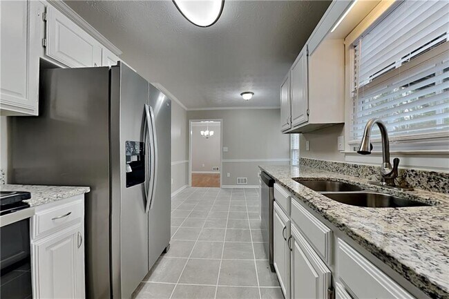 Building Photo - 3115 Pond Ridge Trail