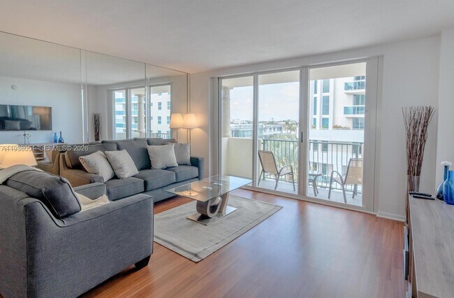 Building Photo - 9195 Collins Ave