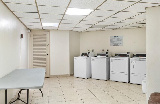 Building Photo - 6100 S Falls Cir Dr