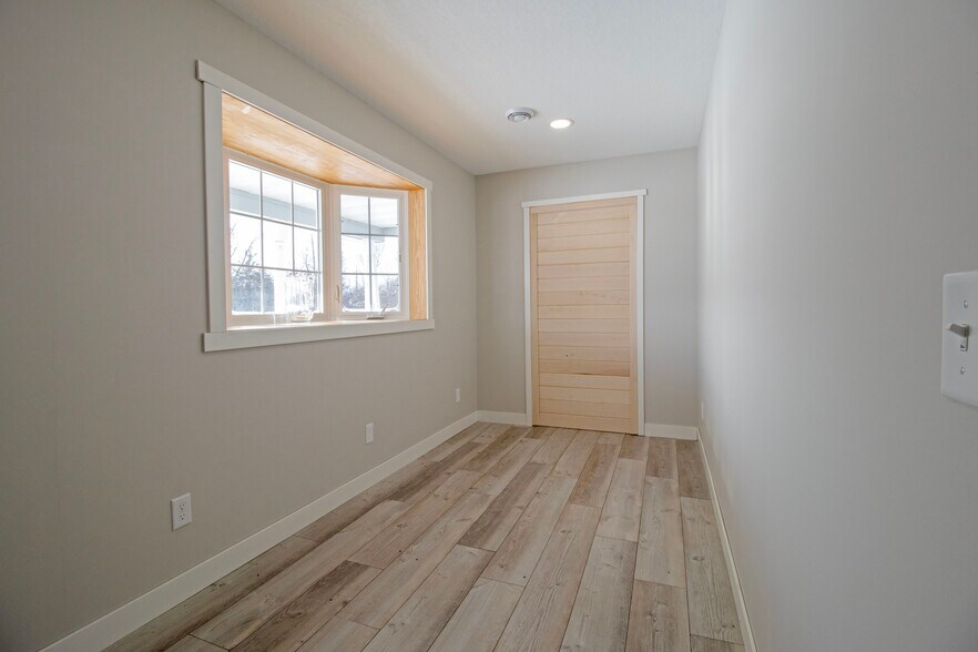 Building Photo - 13796 Hwy 55