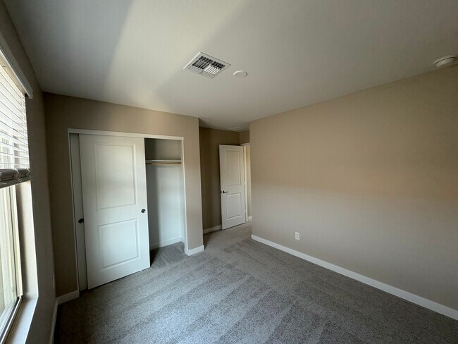 Building Photo - 3354 S 180th Ln