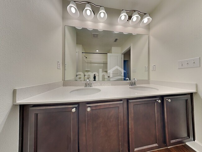 Building Photo - 1177 Walden Pond Dr