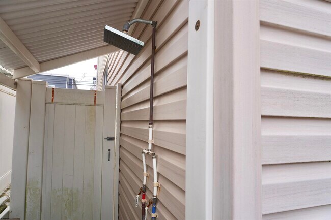 Building Photo - 13 S Haverford Ave