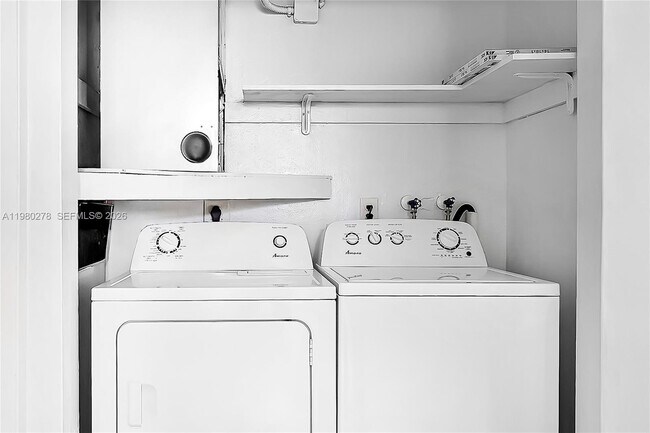 Building Photo - 2327 NW 52nd Ct