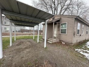 Building Photo - SV T 3040