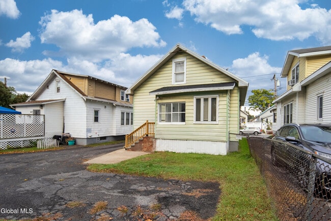 Building Photo - 364 Altamont Ave