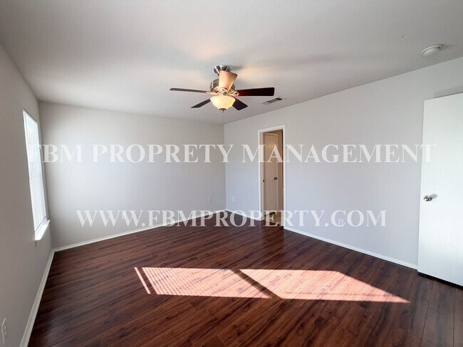 Building Photo - 125 Logan Ln