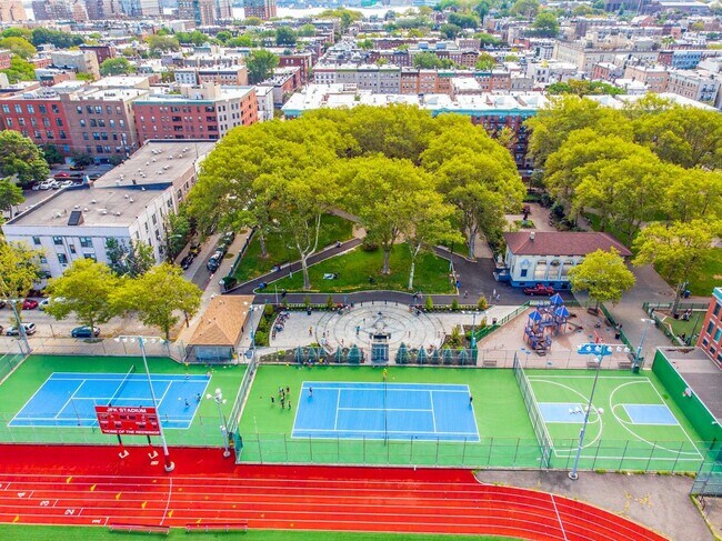 Building Photo - 1500 Hudson St