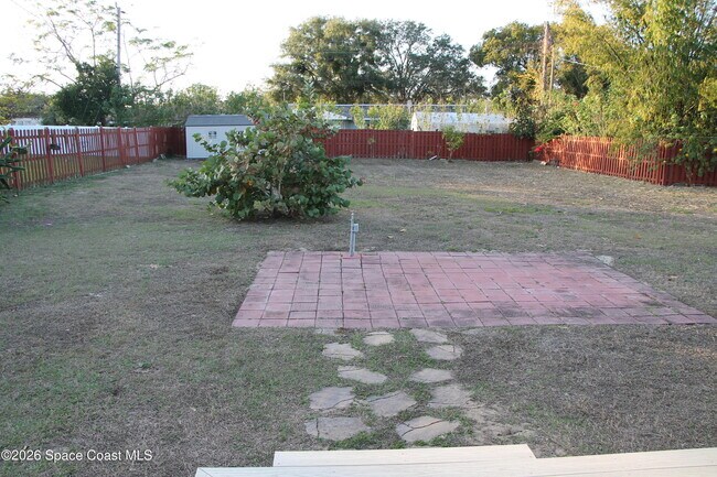 Building Photo - 904 Kensington Dr