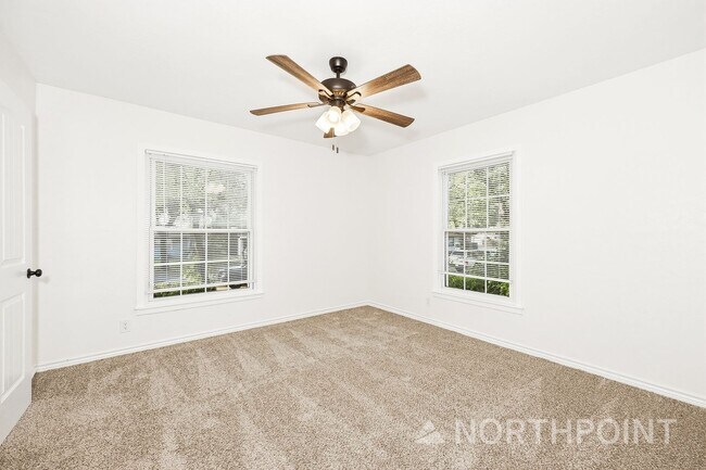Building Photo - 3 BR/1BA | Updated Single Family Home | 1-Car Garage Parking | Great backyard