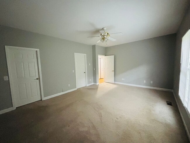 Building Photo - 1104 Caldwell Dr