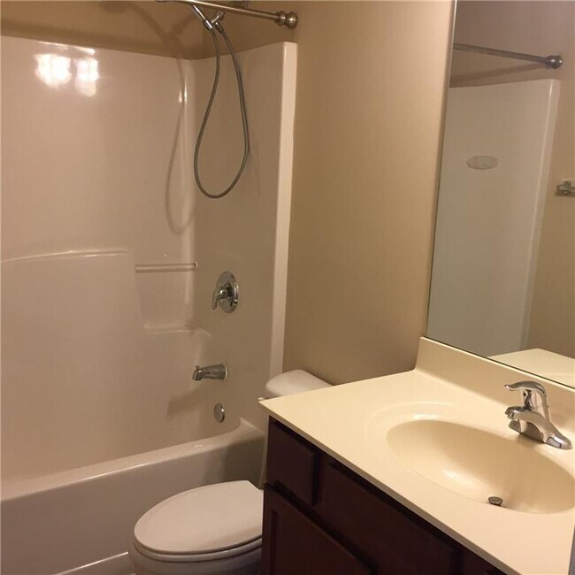 Building Photo - 3338 Castleberry Village Cir