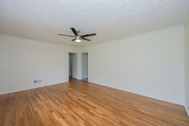 Building Photo - # Charming Greenville Home with Excellent ...