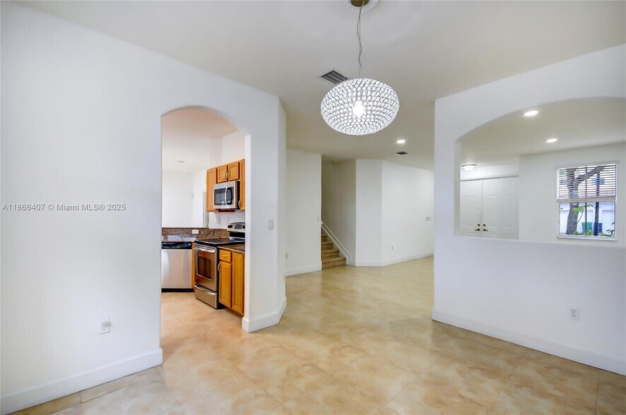 Building Photo - 8631 NW 110th Ave