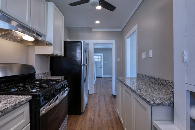 Building Photo - 68 Dewey St