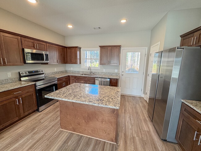 Building Photo - 5007 Cypress Lake Rd