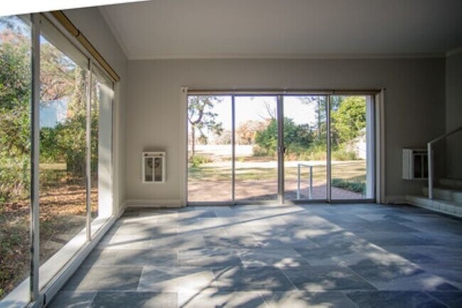 Building Photo - 727 S Perkins Rd