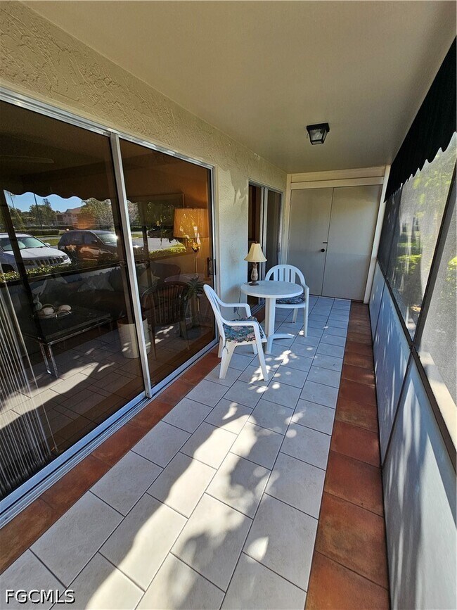 Building Photo - 14831 Summerlin Woods Dr