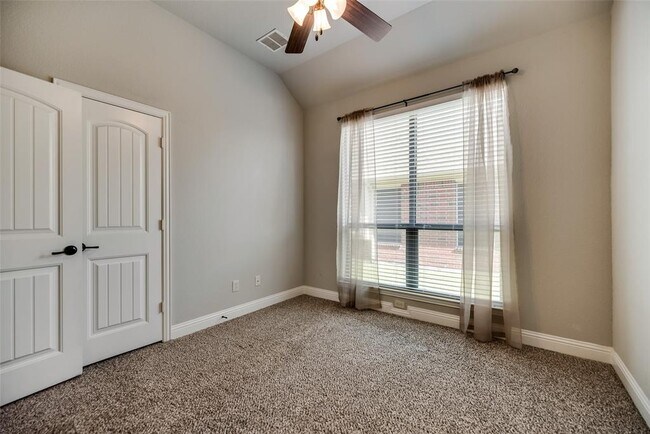 Building Photo - 1433 Nacona Dr